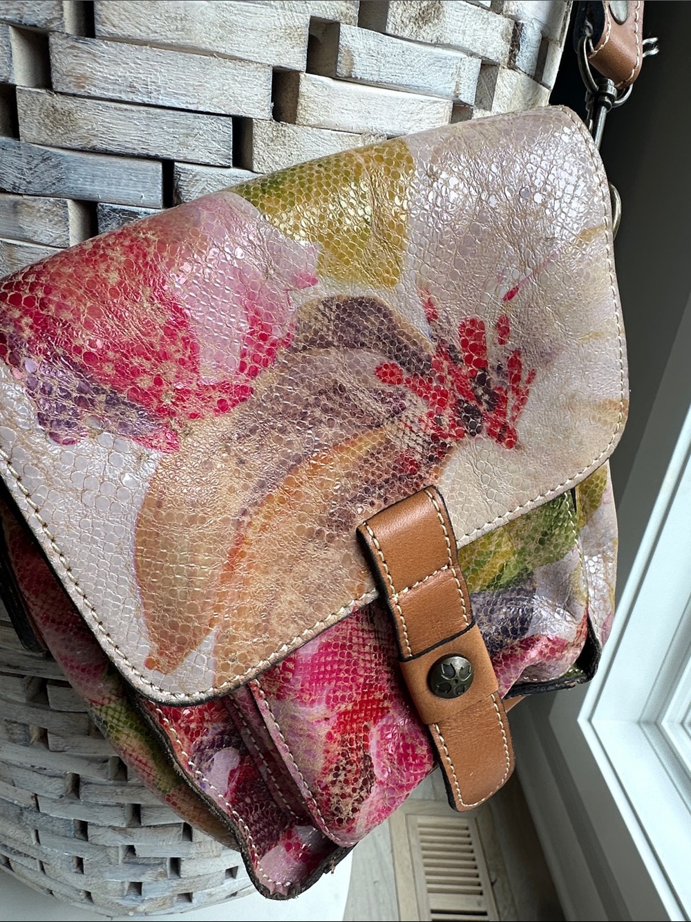 Patricia Nash Multicolor Floral Crossbody with Tan Trim - Picture 2 of 9